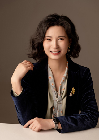 张莹
